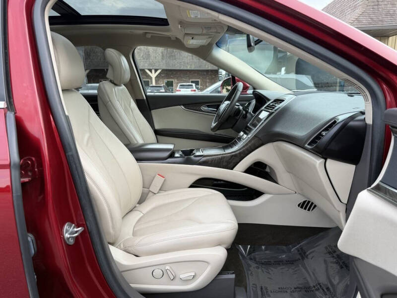 2019 Lincoln Nautilus Select