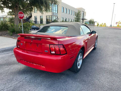 2004 Ford Mustang Deluxe