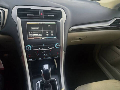 2015 Ford Fusion SE