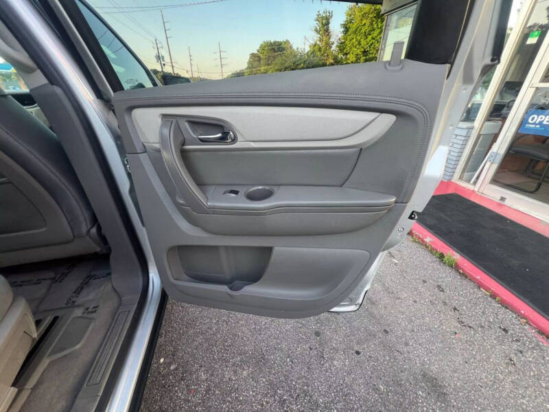 2017 Chevrolet Traverse LS