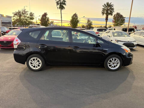 2012 Toyota Prius v Two