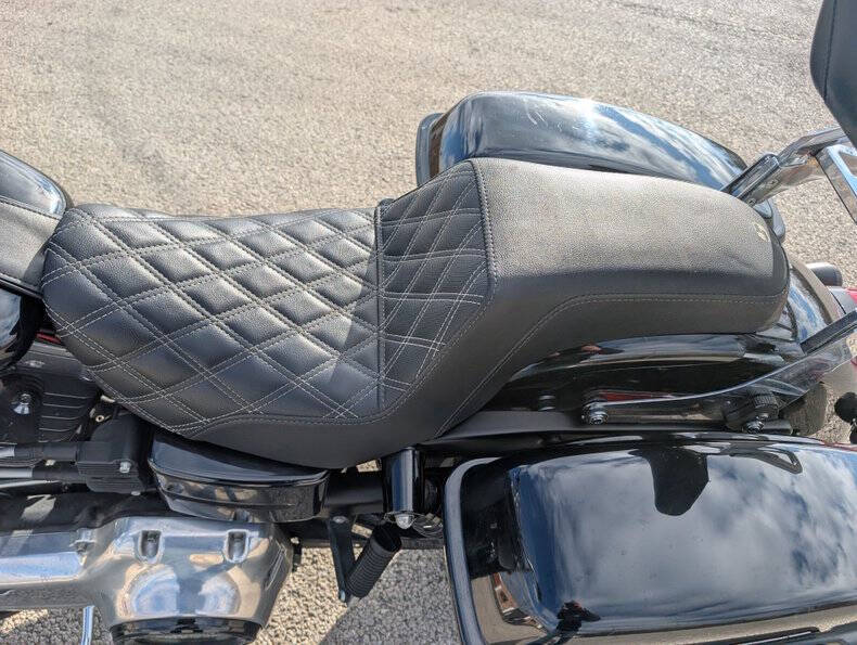 2016 Harley-Davidson FLD Switchback