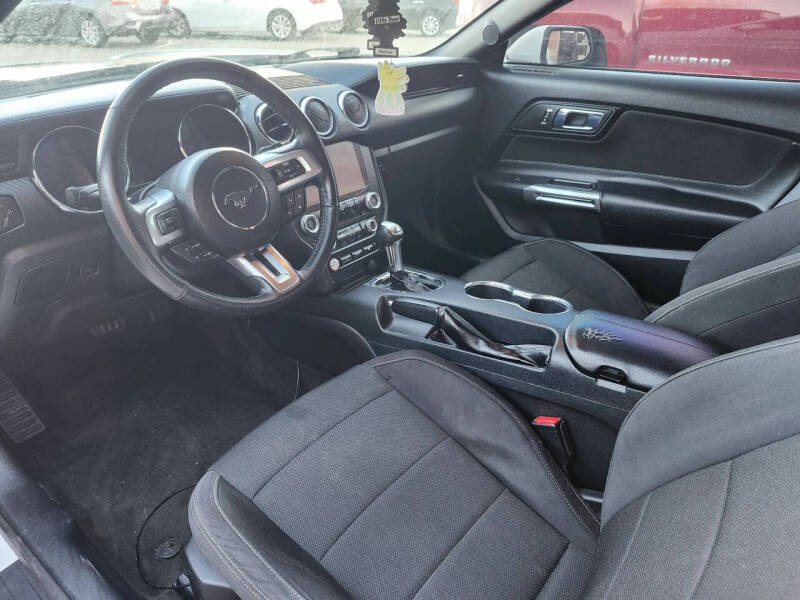 2016 Ford Mustang V6