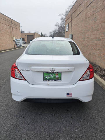 2016 Nissan Versa 1.6 S Plus