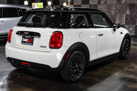 2017 MINI Hardtop 2 Door Cooper