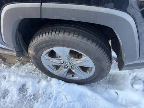 2022 Toyota RAV4 Hybrid XLE