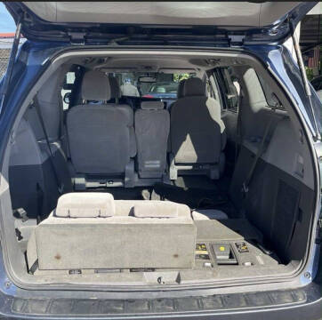 2017 Toyota Sienna LE 8-Passenger