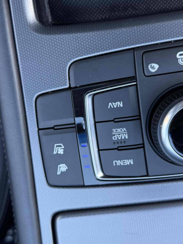 2016 Hyundai Genesis