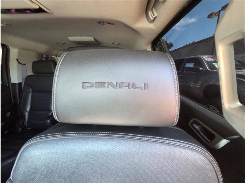 2017 GMC Yukon XL Denali