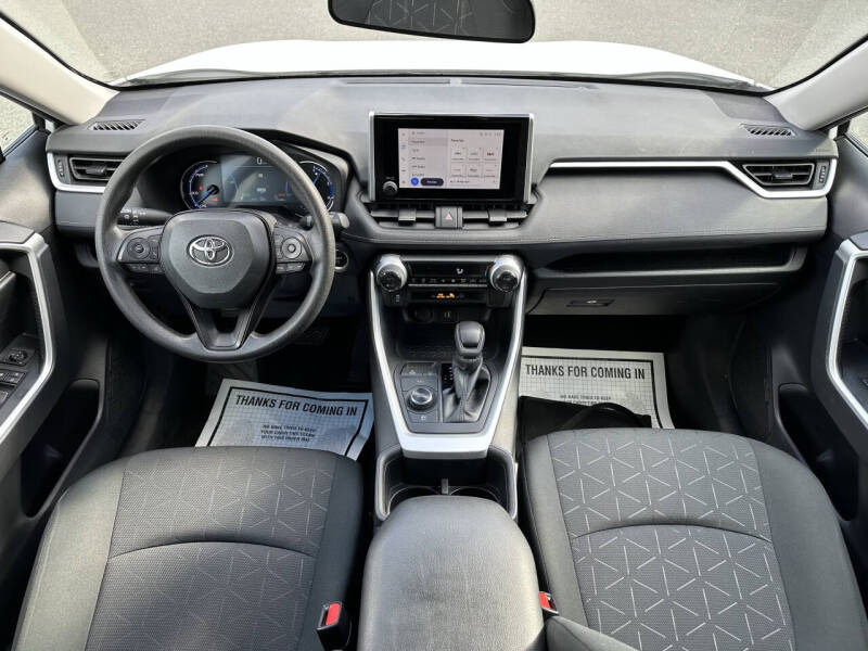 2024 Toyota RAV4 Hybrid XLE