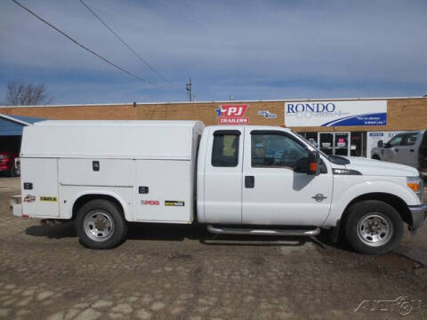 2015 Ford F-350 Super Duty for sale at Rondo Truck & Trailer in Sycamore IL
