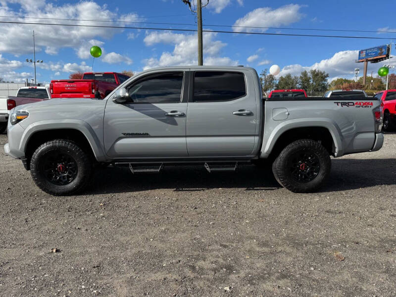 2020 Toyota Tacoma null photo 5