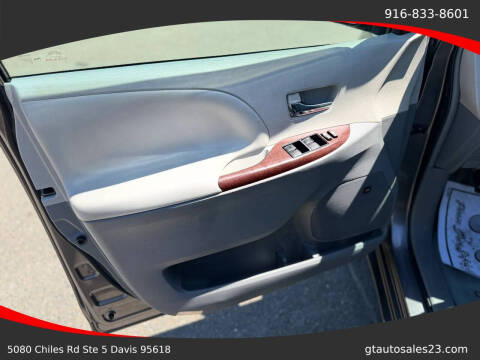 2011 Toyota Sienna