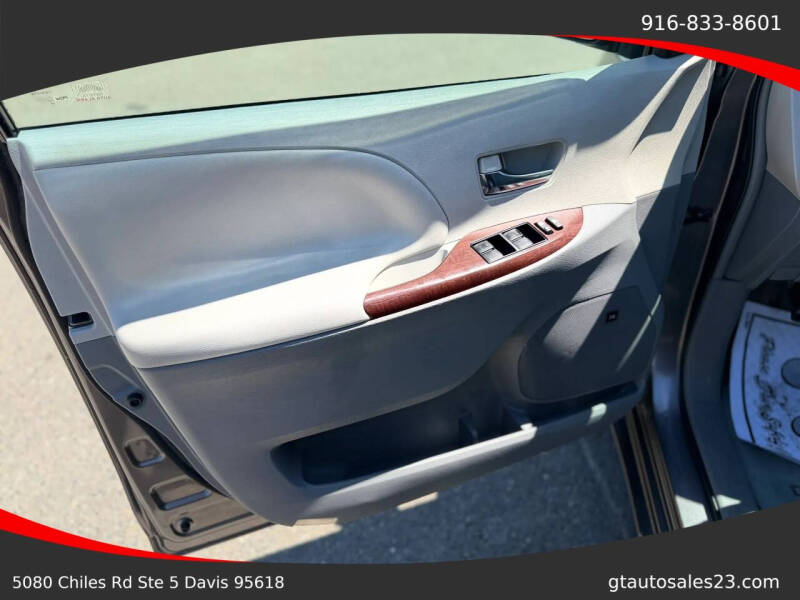 2011 Toyota Sienna