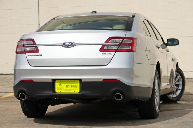 2015 Ford Taurus