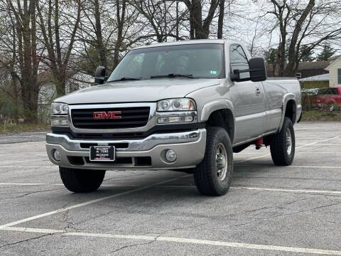 2005 GMC Sierra 2500HD for sale at Hillcrest Motors in Derry NH
