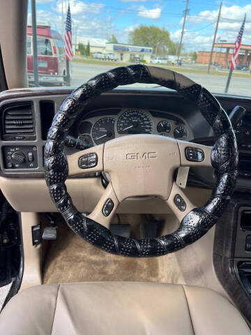2004 GMC Yukon XL Denali