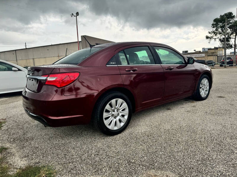 2013 Chrysler 200 LX