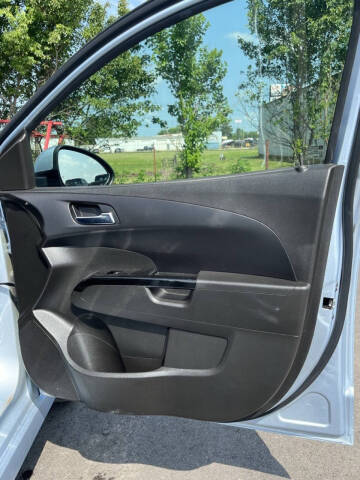 2018 Chevrolet Sonic LT Auto