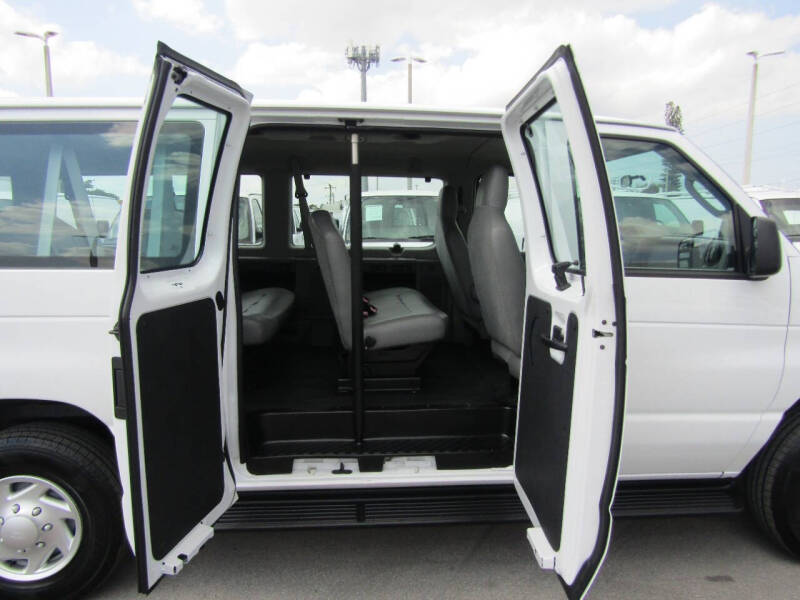 2012 Ford E-Series E-350 SD XLT