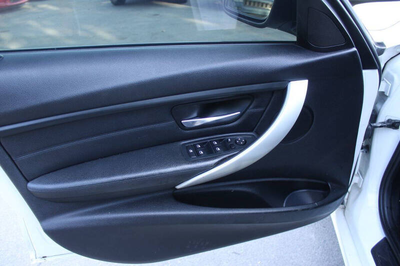 2012 BMW 3 Series 328i