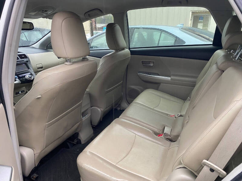 2013 Toyota Prius v Five