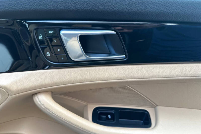 2019 Porsche Panamera