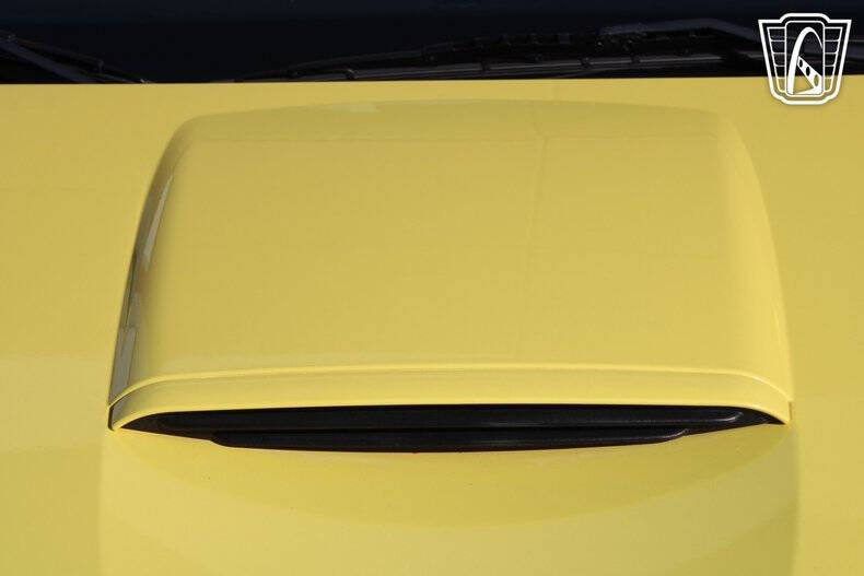 2004 Ford Thunderbird Deluxe