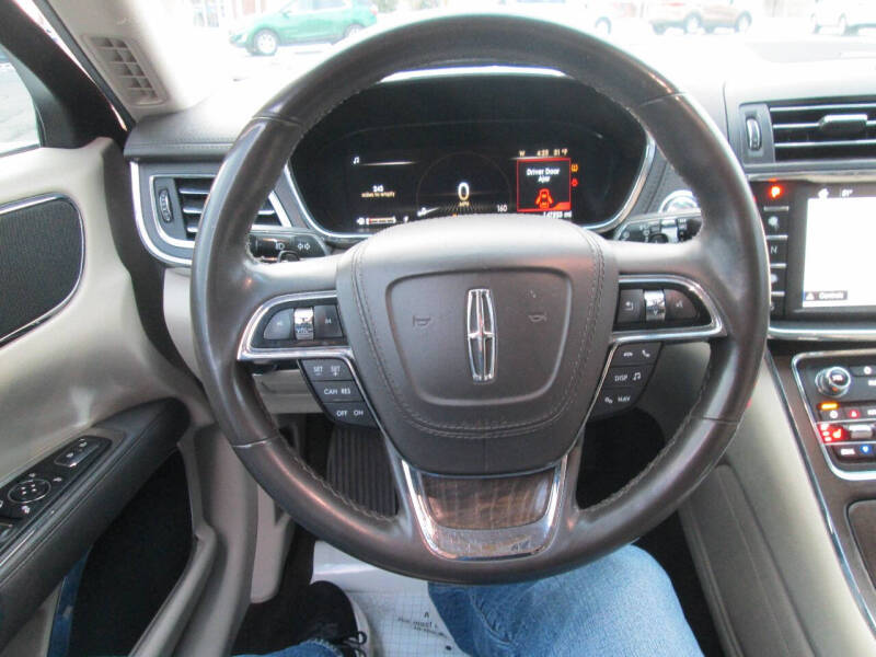 2017 Lincoln Continental Select