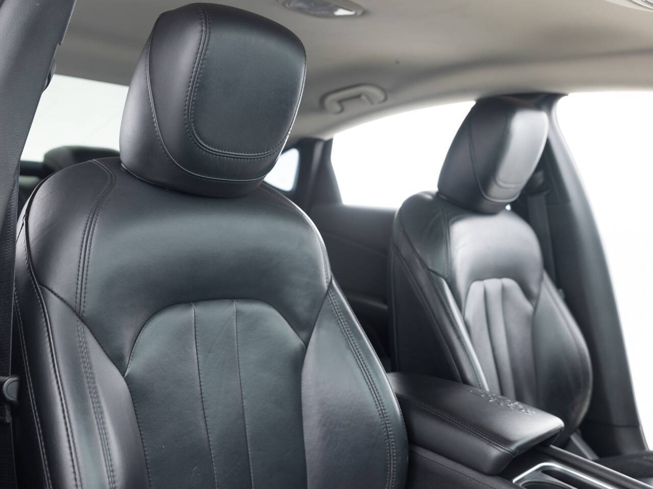 Used Car 2017 Chrysler 200  Limited Platinum 4dr Sedan For Sale Under $15,000 In Coal City, Illinois