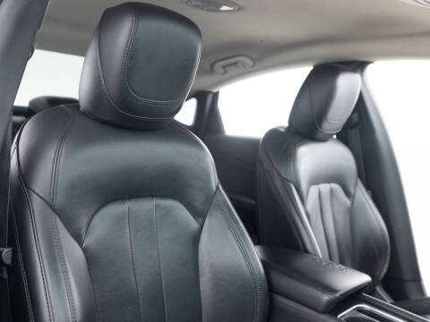 2017 Chrysler 200 Limited Platinum