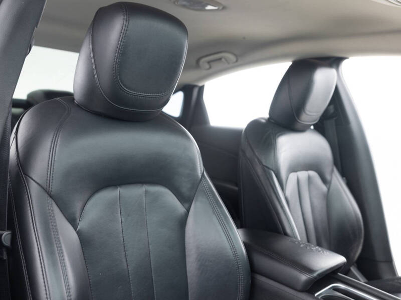 2017 Chrysler 200 Limited Platinum