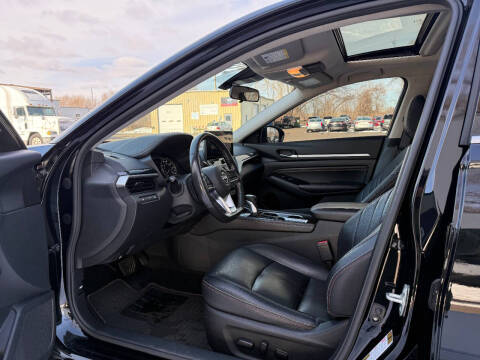 2023 Nissan Altima 2.5 SR