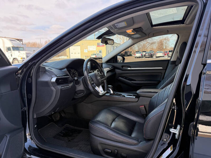2023 Nissan Altima 2.5 SR
