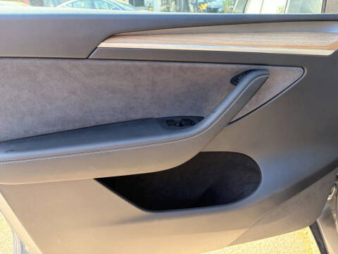 2025 Tesla Model Y Long Range