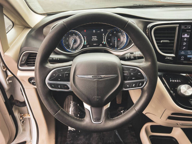2022 Chrysler Pacifica Touring L