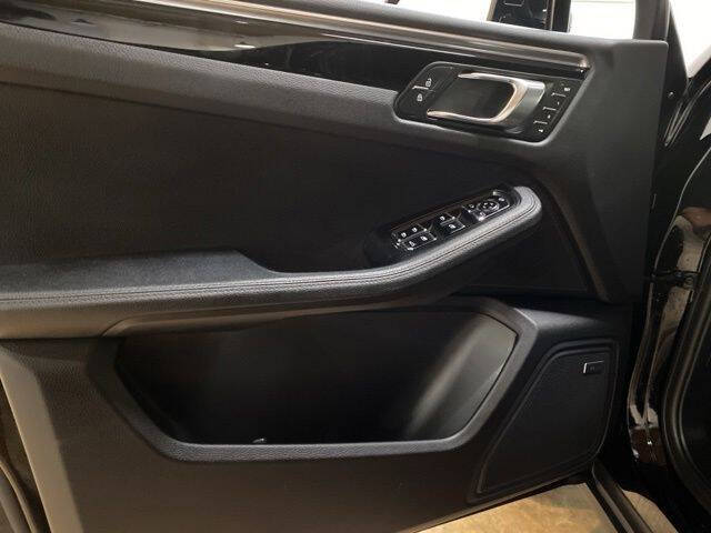 2023 Porsche Macan T