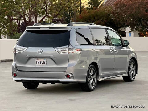 2018 Toyota Sienna SE Premium 8-Passenger