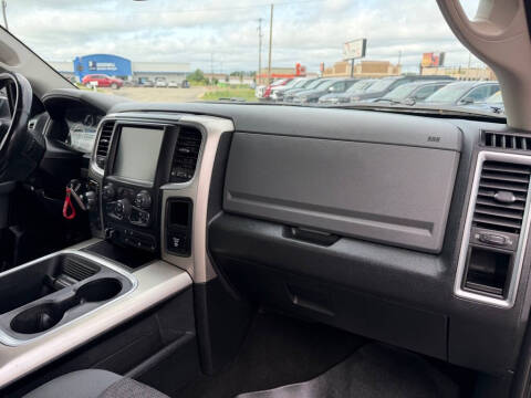 2016 RAM 1500 SLT