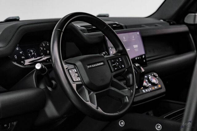 2024 Land Rover Defender 130 P400 X-Dynamic SE