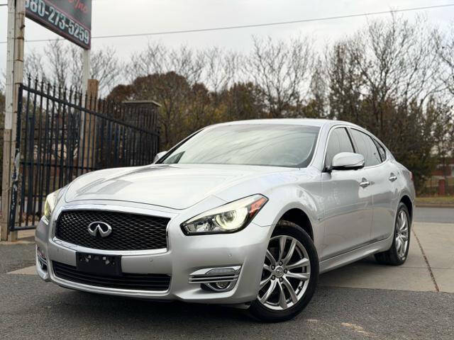 2015 Infiniti Q70 3.7