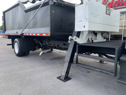 2015 Freightliner M2 106