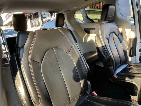 2017 Chrysler Pacifica Touring Plus