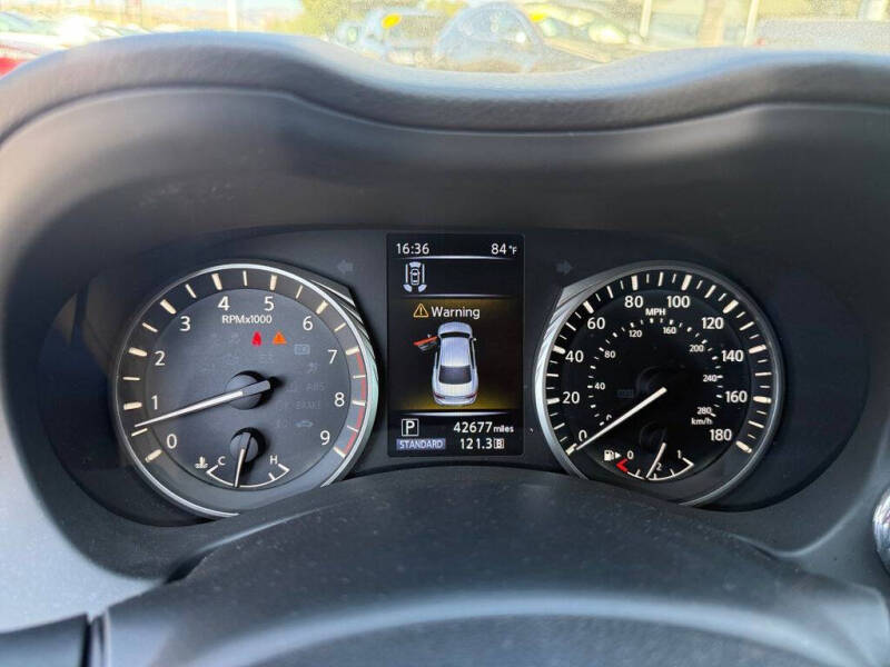 2022 Infiniti Q50 Luxe