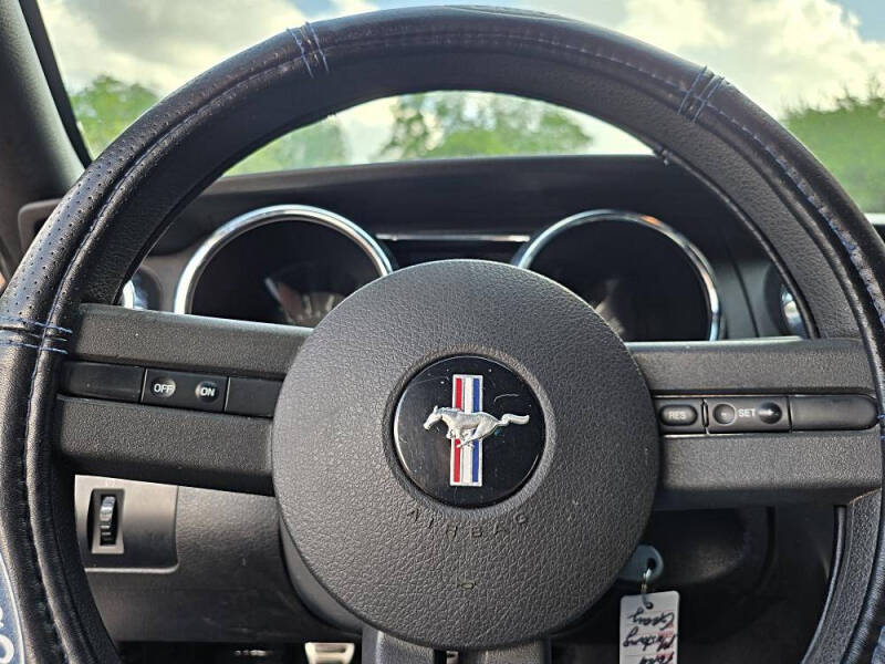 2008 Ford Mustang V6 Deluxe
