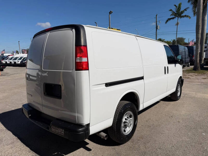 2022 Chevrolet Express 2500