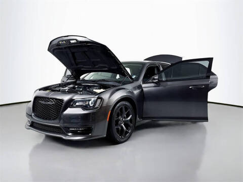 2023 Chrysler 300 Touring L