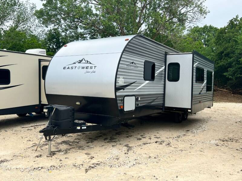 2020 Silver Lake East West 27K2D for sale at Buy Here Pay Here RV in Burleson TX