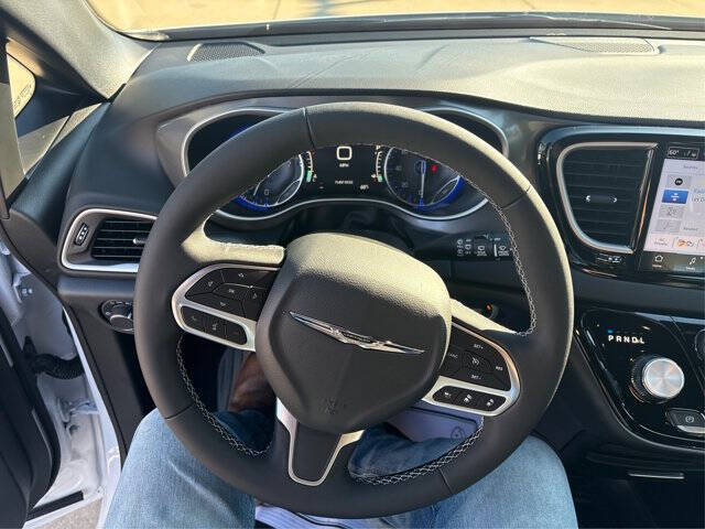 2026 Chrysler Voyager LX