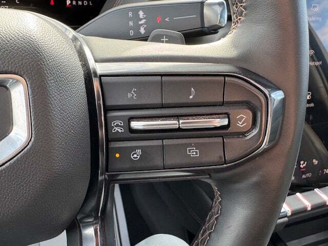 2025 GMC Yukon XL AT4